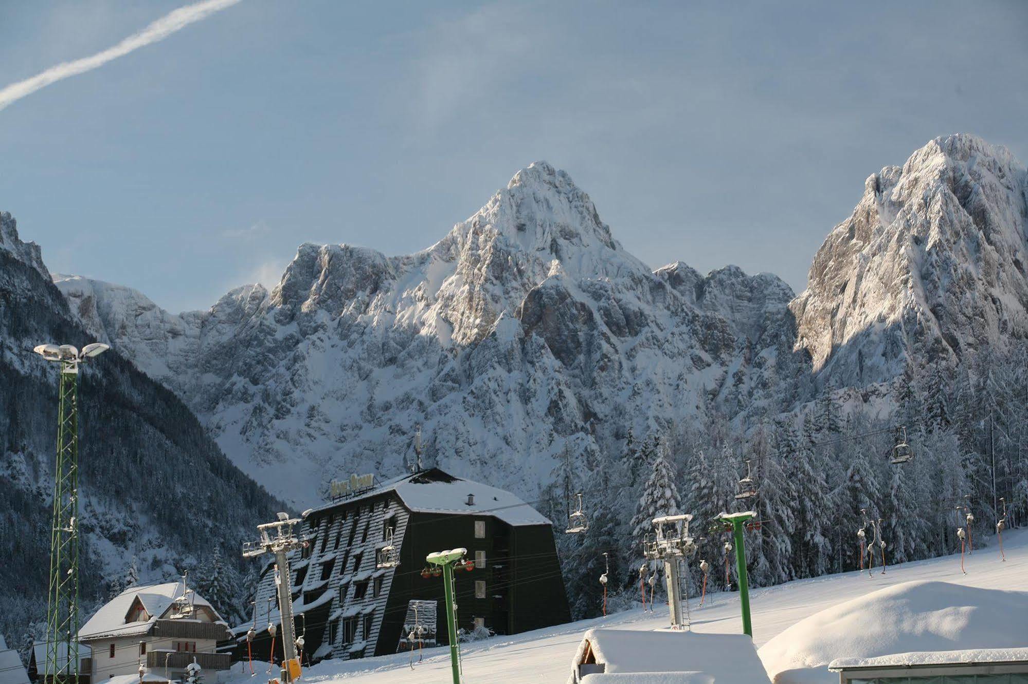 Hotel Alpina Кранска гора Екстериор снимка