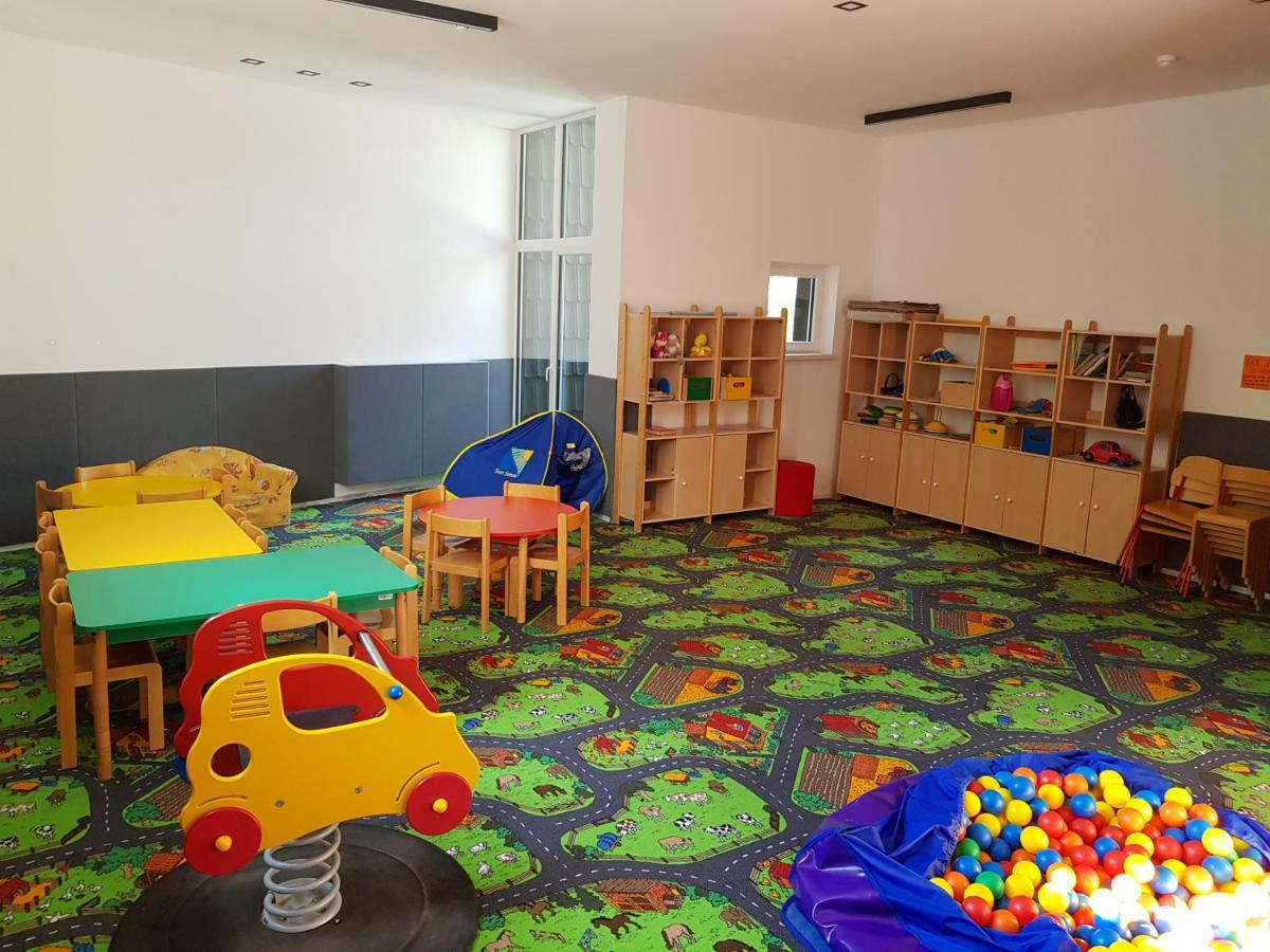 Hotel Alpina Кранска гора Екстериор снимка
